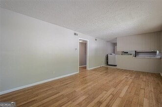 3710 Lynn Dr in Powder Springs, GA - Building Photo - Building Photo