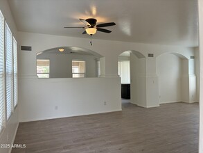 14862 W Laurel Ln in Surprise, AZ - Foto de edificio - Building Photo
