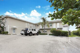370 Wilma Cir in West Palm Beach, FL - Building Photo - Building Photo
