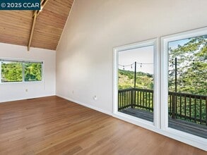 99 Longridge Rd in Orinda, CA - Building Photo - Building Photo