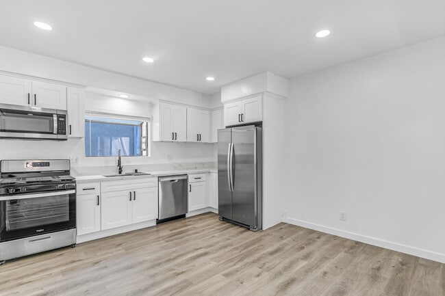 4544 Colbath Ave in Sherman Oaks, CA - Building Photo - Building Photo