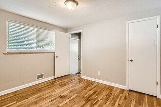 2520 S Raleigh St in Denver, CO - Building Photo - Building Photo