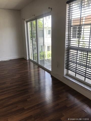 9260 Bay Harbor Terrace-Unit -24 in Bay Harbor Islands, FL - Building Photo - Building Photo