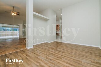 10529 San Travaso Dr in Tampa, FL - Building Photo - Building Photo