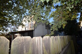 7801 Parliament Pl in Austin, TX - Building Photo - Building Photo