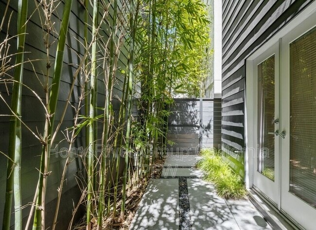 11586 Gallery Ln in Los Angeles, CA - Building Photo - Building Photo