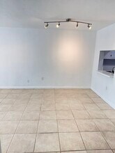 9641 SW 77th Ave, Unit D305 in Miami, FL - Foto de edificio - Building Photo