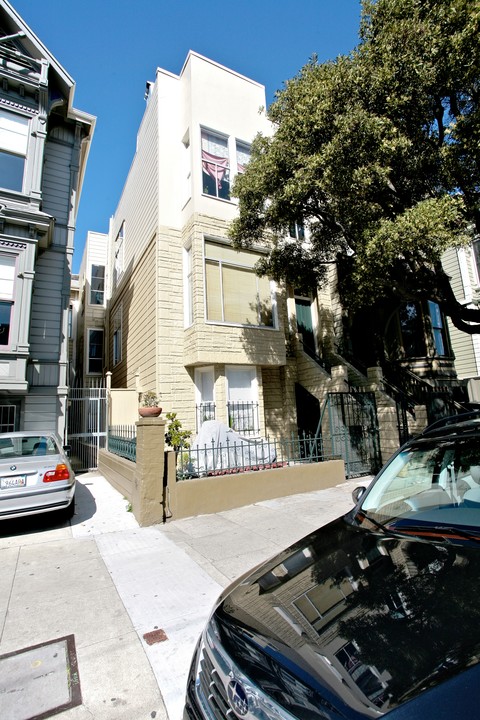 608 Haight St in San Francisco, CA - Building Photo