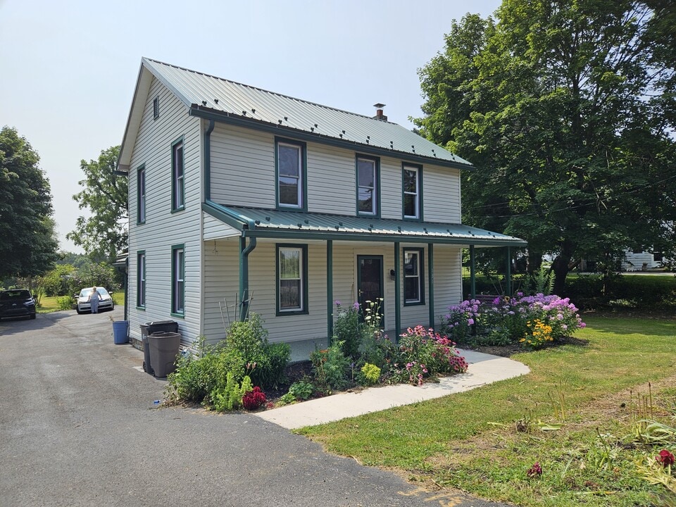 131 E Church St in Centre Hall, PA - Building Photo