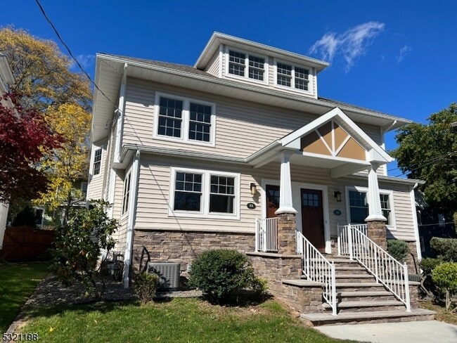 33 Morris Ave