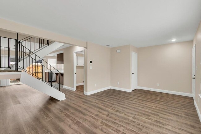 4082 Weymouth Ln in Sacramento, CA - Building Photo - Building Photo