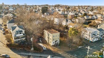 1380 Bank St in Waterbury, CT - Building Photo