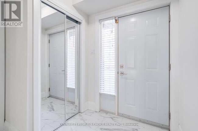 445 Stone Church Rd W in Hamilton, ON - Building Photo - Building Photo