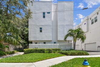 3100 W Paul Ave in Tampa, FL - Foto de edificio - Building Photo