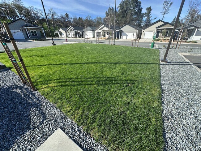 1252 Old Alturas Rd in Redding, CA - Building Photo - Building Photo