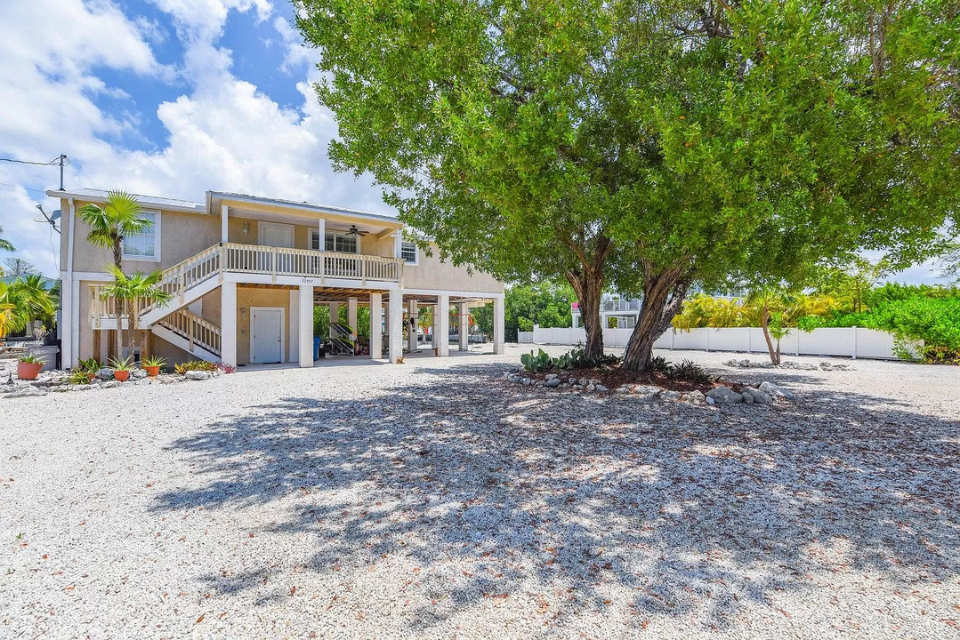 22957 Port Royal Ln in Summerland Key, FL - Building Photo