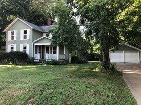 408 Myrtle Ave in Iowa City, IA - Building Photo