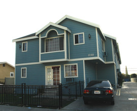 3240 Chapman St in Los Angeles, CA - Building Photo - Building Photo