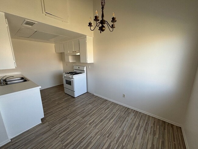 44510 16th St E in Lancaster, CA - Building Photo - Building Photo