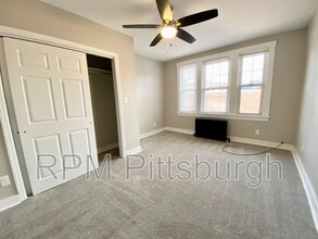 5737 Phillips Ave in Pittsburgh, PA - Building Photo - Building Photo