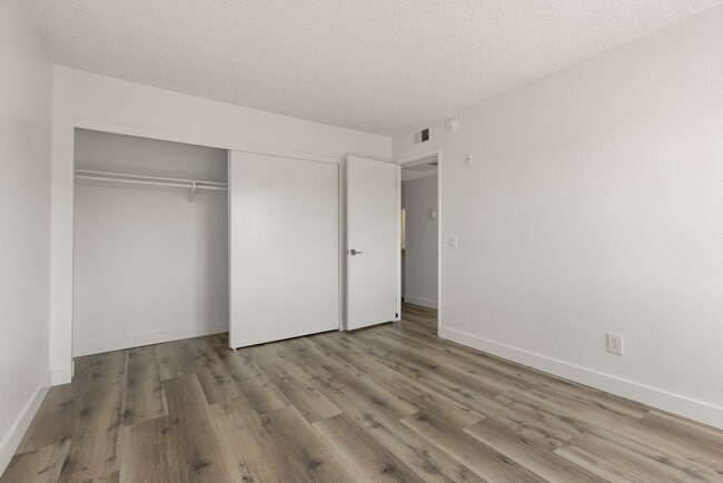 Mar at Cottonwood in San Diego, CA - Building Photo - Building Photo