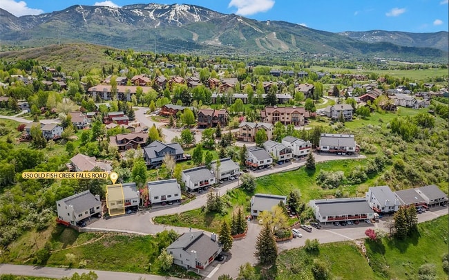 350 Old Fish Creek Falls Rd in Steamboat Springs, CO - Foto de edificio - Building Photo
