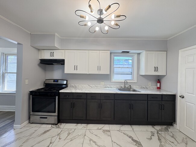 178 Lincoln Pl, Unit 2