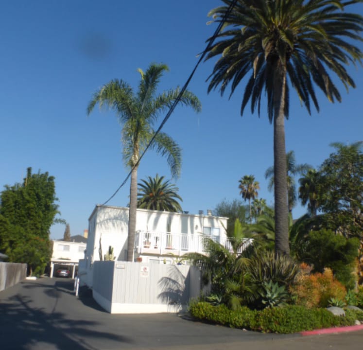 350 Chestnut Ave in Carlsbad, CA - Foto de edificio