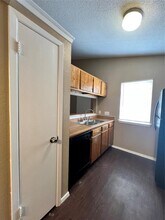 9706 Eastwend Dr in Austin, TX - Building Photo - Building Photo