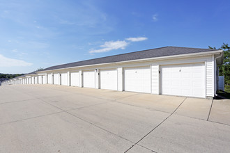 Stonegate in Cedar Rapids, IA - Foto de edificio - Building Photo