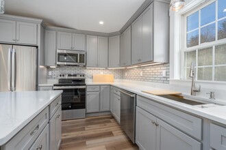 115 Great Pne Cir-Unit -B in Farmington, NH - Building Photo - Building Photo