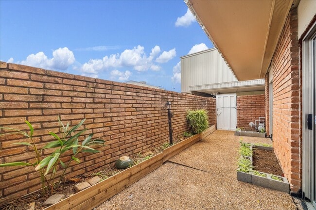 3258 W Main St in Houston, TX - Building Photo - Building Photo