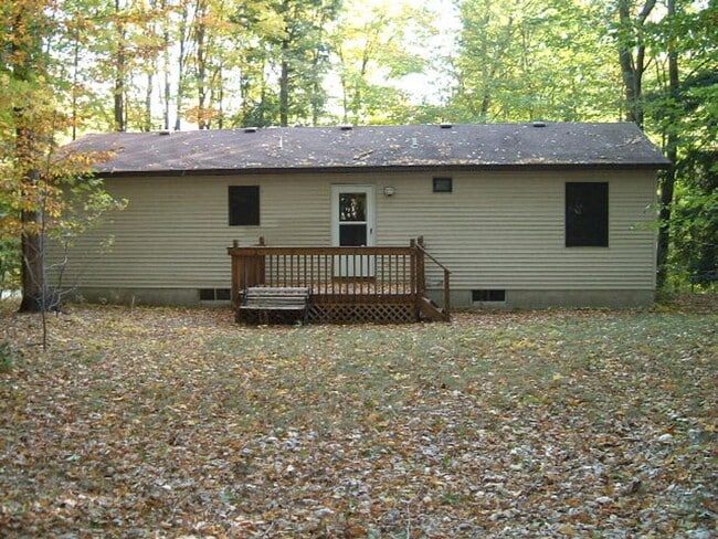 362 Lauri Wil Ln in Traverse City, MI - Building Photo - Building Photo