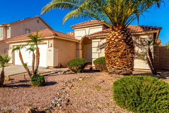 17462 W Acapulco Ln in Surprise, AZ - Foto de edificio - Building Photo