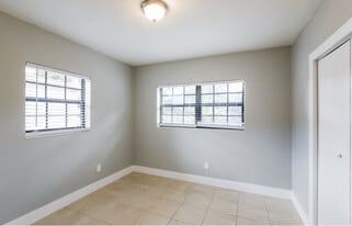 15321 NW 60th Ave in Hialeah, FL - Building Photo