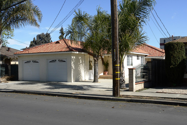 847-849 Adams St in Redwood City, CA - Building Photo - Building Photo