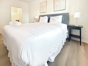 1890 Sweetbroom Cir in Lutz, FL - Building Photo - Building Photo