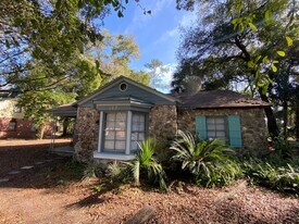 123 NW 20th Dr in Gainesville, FL - Building Photo