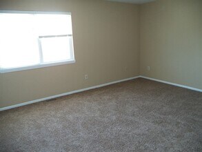5925 Bluegrass Trl in McHenry, IL - Building Photo - Building Photo
