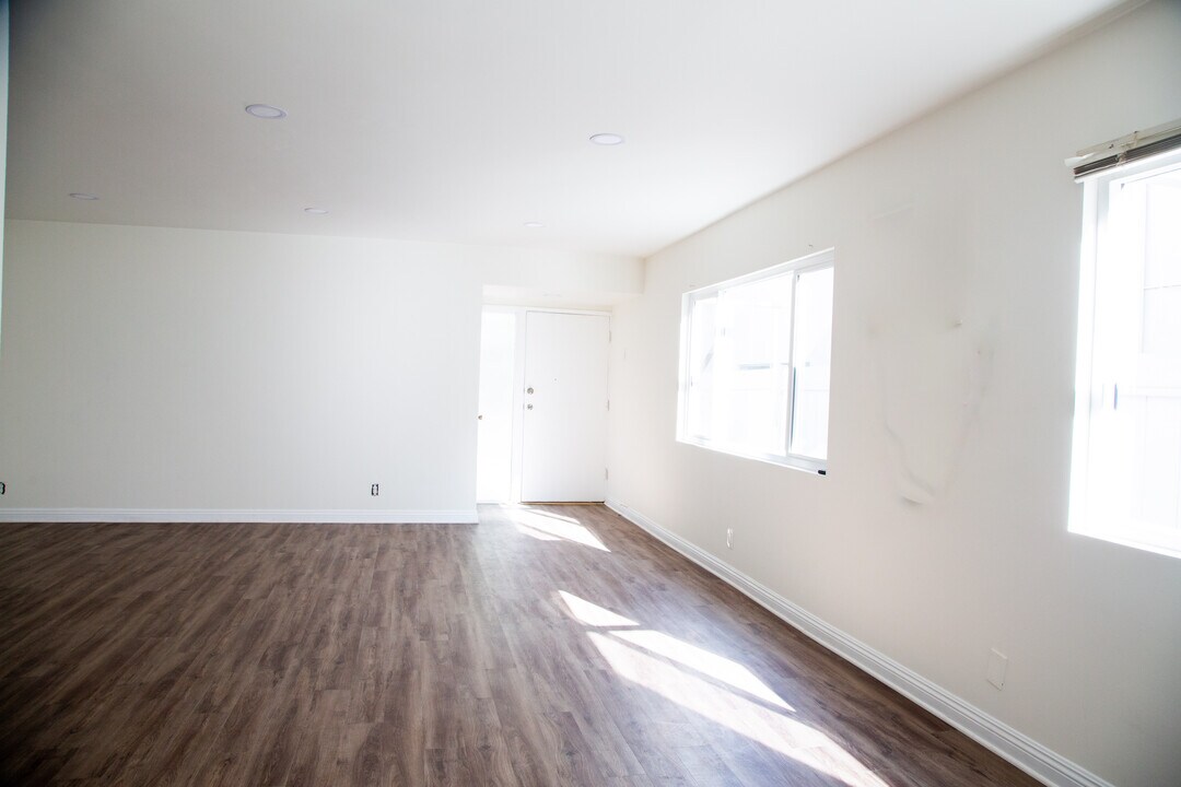 1907 Selby Ave in Los Angeles, CA - Building Photo