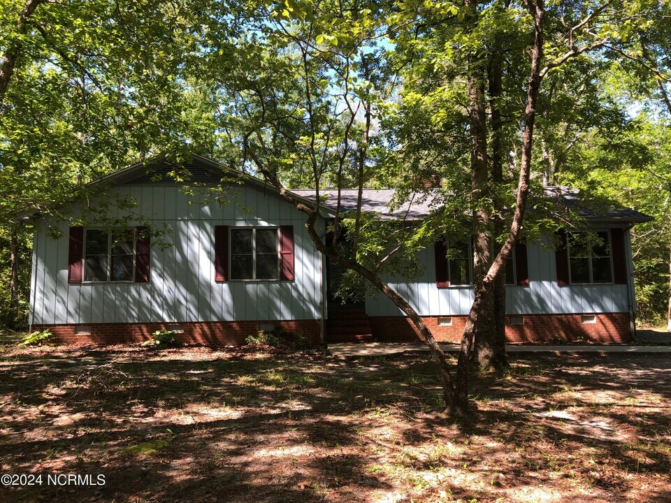 135 S Belvedere Dr in Hampstead, NC - Building Photo