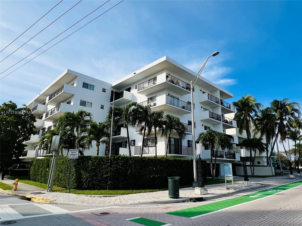 1900 Meridian Ave, Unit # 306 in Miami Beach, FL - Foto de edificio