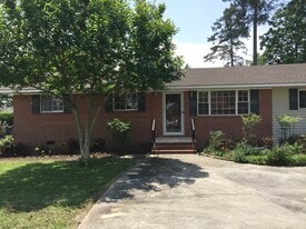 409 Elizabeth Street in Bladenboro, NC - Building Photo