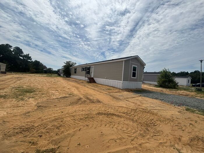 190 Rosewood Ave in Raeford, NC - Building Photo
