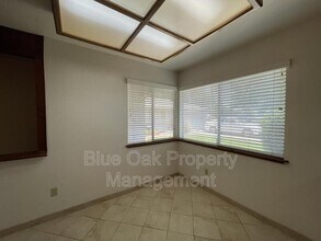 100 W Tonea Way in Chico, CA - Building Photo - Building Photo
