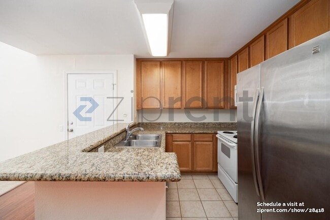 3454 Castle Glen Dr in San Diego, CA - Building Photo - Building Photo