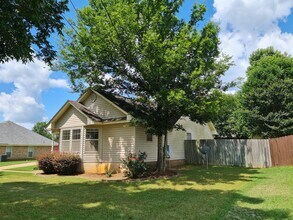 61 Old Orchard Rd in Deatsville, AL - Building Photo - Building Photo