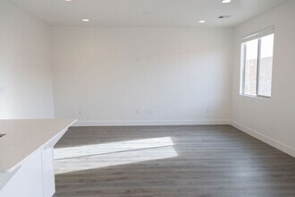 2350 E Luciano Ln in Saint George, UT - Building Photo - Building Photo