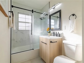 917 AprillaAve in Compton, CA - Building Photo - Building Photo