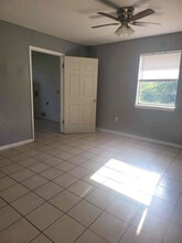 305 Sierra Vista Dr in Chico, TX - Building Photo - Building Photo